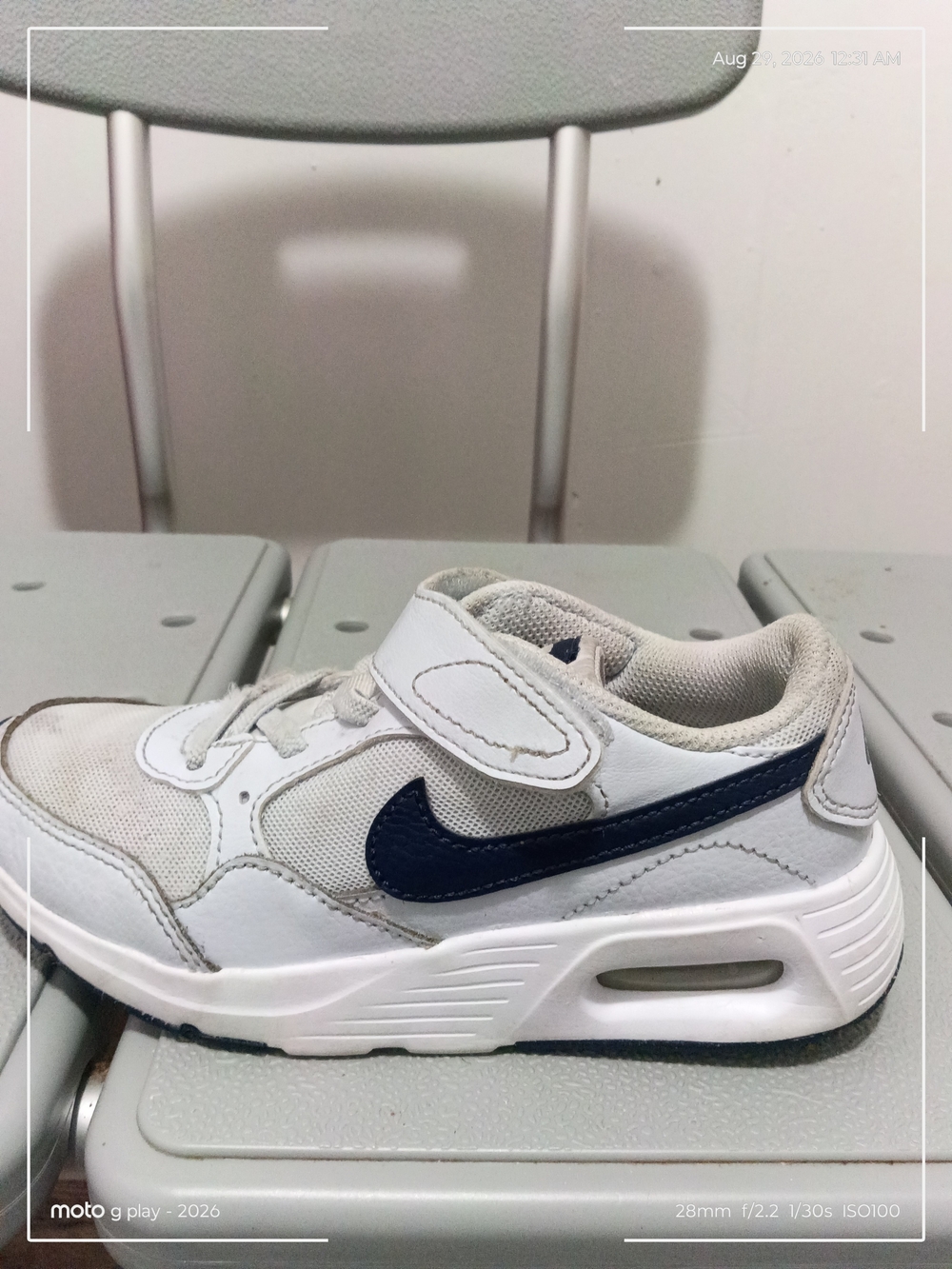 Nike White and Navy Kids Velcro Trainer